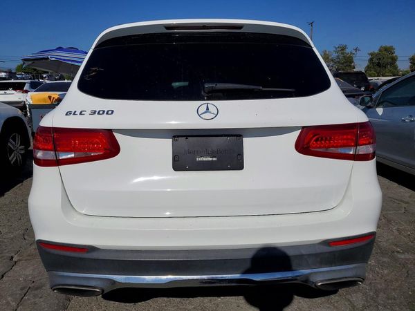 2016 MERCEDES-BENZ GLC GLC300