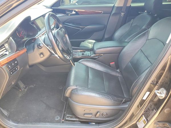 2017 KIA CADENZA