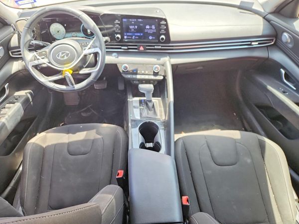 2022 HYUNDAI ELANTRA