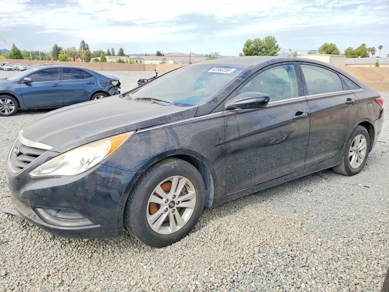 2013 HYUNDAI SONATA GLS/ GLS Popular — Front 3/4