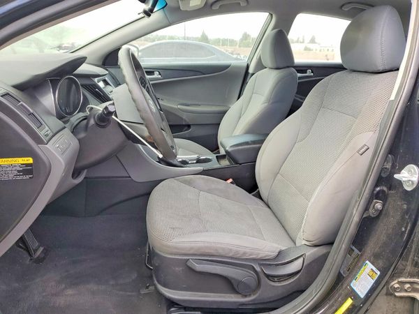 2013 HYUNDAI SONATA GLS/ GLS Popular — DENT