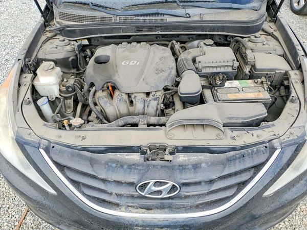 2013 HYUNDAI SONATA GLS/ GLS Popular — Engine bay