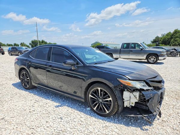 2018 TOYOTA CAMRY XSE — Passenger 3/4