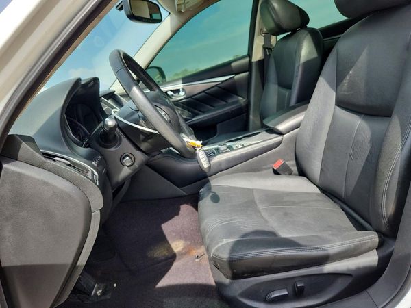 2017 INFINITI Q50 — DENT