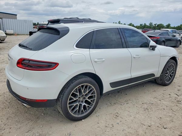 2015 PORSCHE MACAN