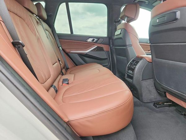 2025 BMW X5 xDrive50e