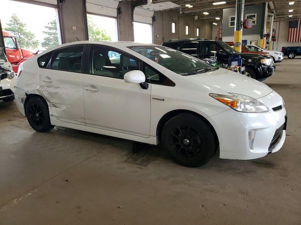 2014 TOYOTA PRIUS