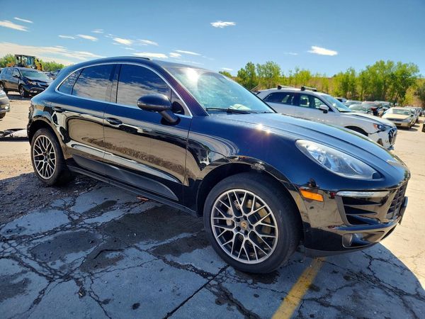 2015 PORSCHE MACAN