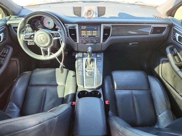 2015 PORSCHE MACAN