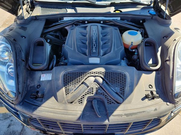 2015 PORSCHE MACAN