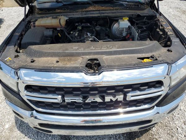 2022 RAM 1500 Big Horn, Lone Star — Engine bay
