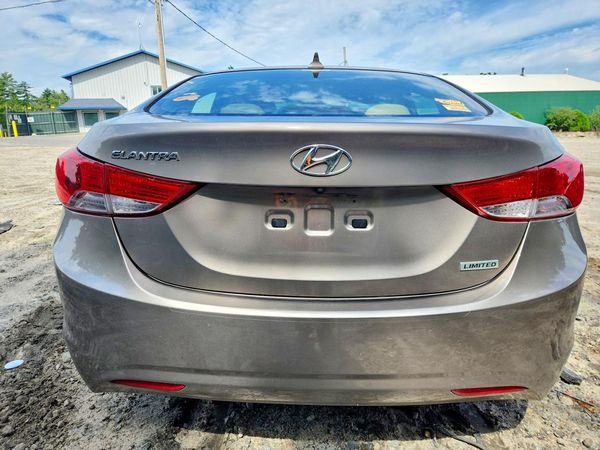 2012 HYUNDAI ELANTRA