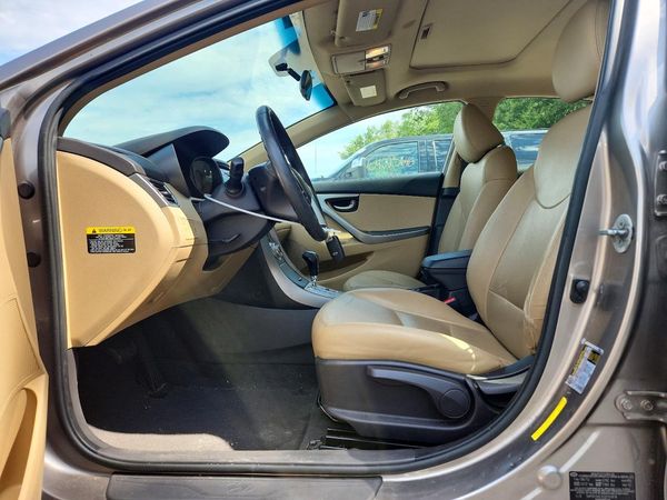 2012 HYUNDAI ELANTRA