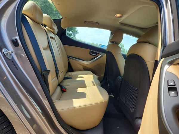2012 HYUNDAI ELANTRA