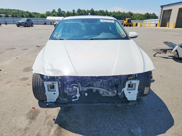 2024 HYUNDAI ELANTRA SEL w/ Convenience Pkg