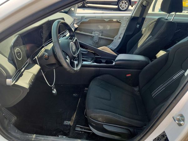 2024 HYUNDAI ELANTRA SEL w/ Convenience Pkg