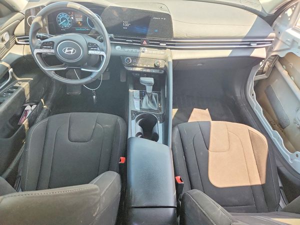 2024 HYUNDAI ELANTRA SEL w/ Convenience Pkg