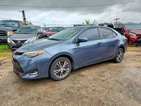2018 TOYOTA COROLLA L/LE/SE/XLE/XSE — Front 3/4