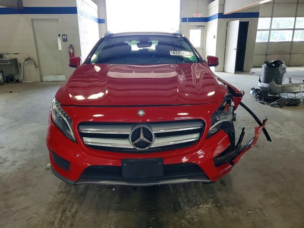 2015 MERCEDES-BENZ GLA