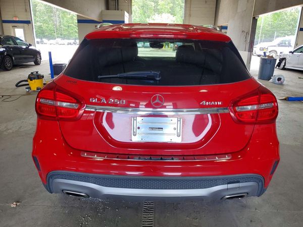 2015 MERCEDES-BENZ GLA