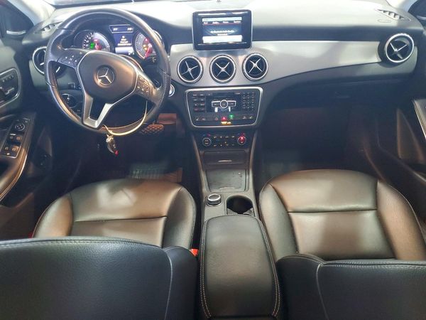 2015 MERCEDES-BENZ GLA