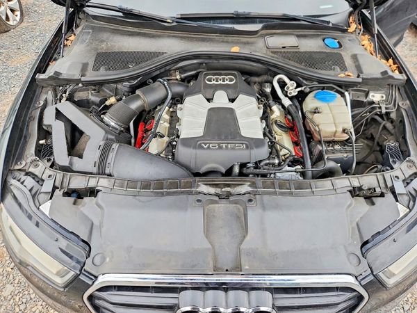 2015 AUDI A6 quattro Prestige — Engine bay