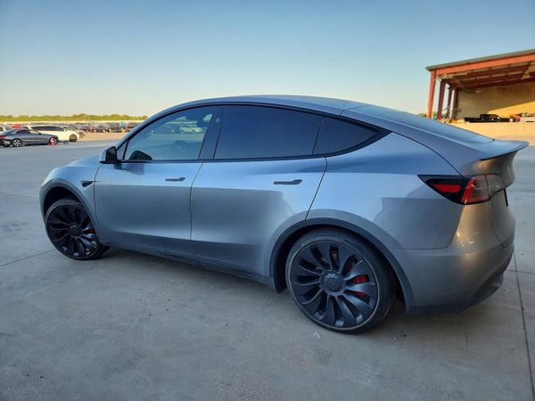 2024 TESLA MODEL Y