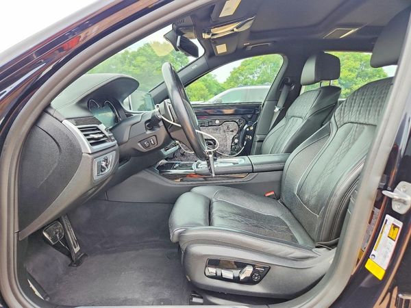 2019 BMW 750