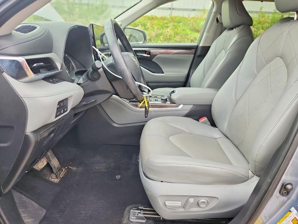 2022 TOYOTA HIGHLANDER Platinum