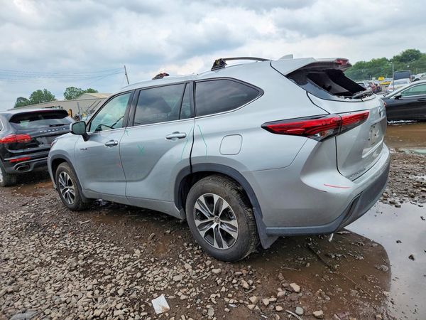 2020 TOYOTA HIGHLANDER XLE Nav
