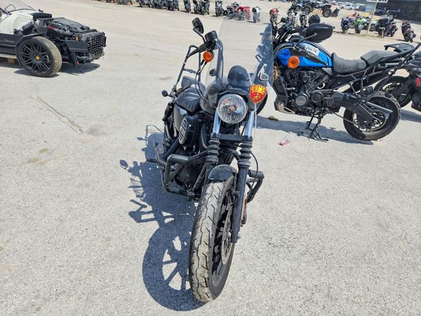 2017 HARLEY-DAVIDSON XL883