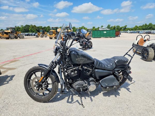 2017 HARLEY-DAVIDSON XL883