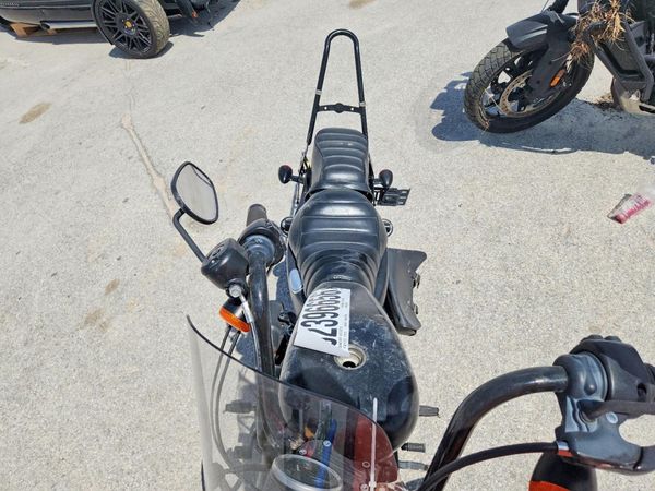 2017 HARLEY-DAVIDSON XL883