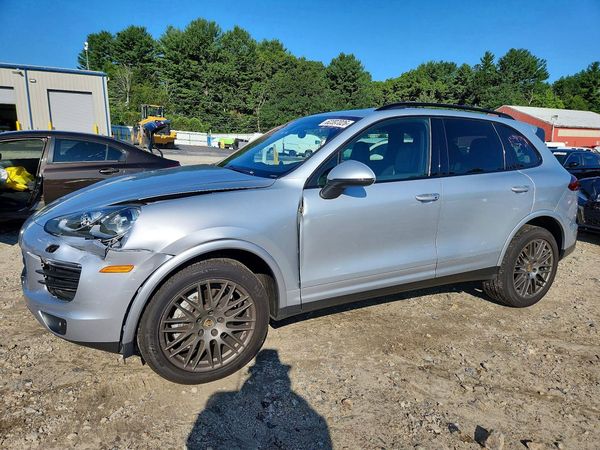 2018 PORSCHE CAYENNE Base / Platinum Edition