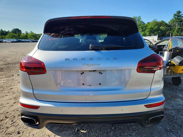 2018 PORSCHE CAYENNE Base / Platinum Edition