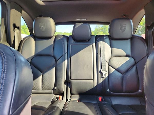 2018 PORSCHE CAYENNE Base / Platinum Edition