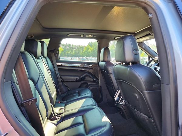 2018 PORSCHE CAYENNE Base / Platinum Edition