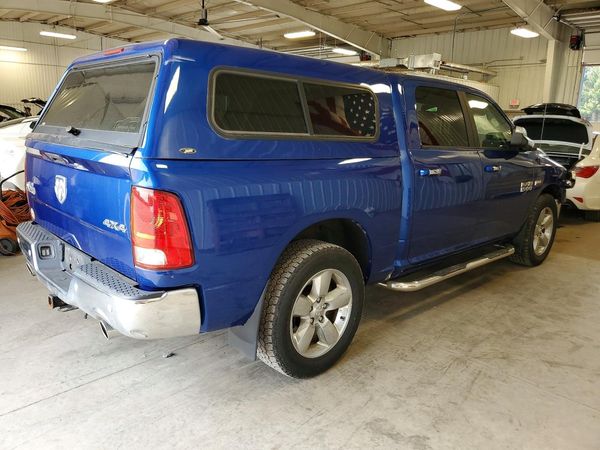 2017 RAM 1500 SLT