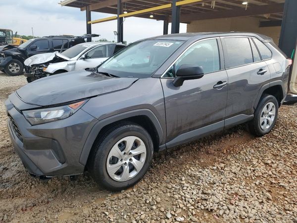 2022 TOYOTA RAV4 LE — Front 3/4