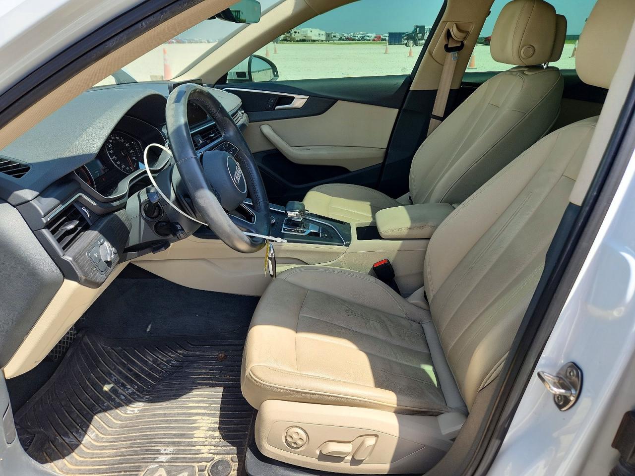 2019 AUDI A4 Premium, Titanium
