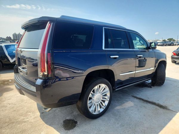 2018 CADILLAC ESCALADE Platinum