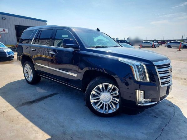 2018 CADILLAC ESCALADE Platinum