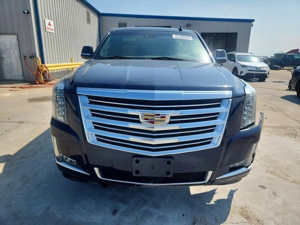 2018 CADILLAC ESCALADE Platinum