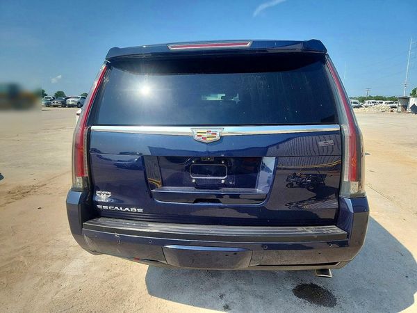 2018 CADILLAC ESCALADE Platinum