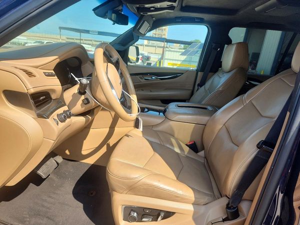 2018 CADILLAC ESCALADE Platinum