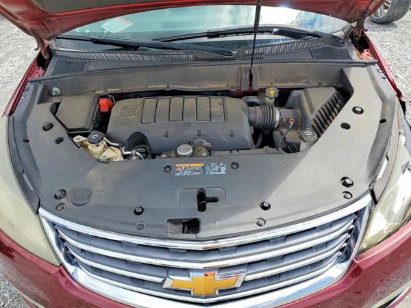 2015 CHEVROLET TRAVERSE LTZ — Engine bay