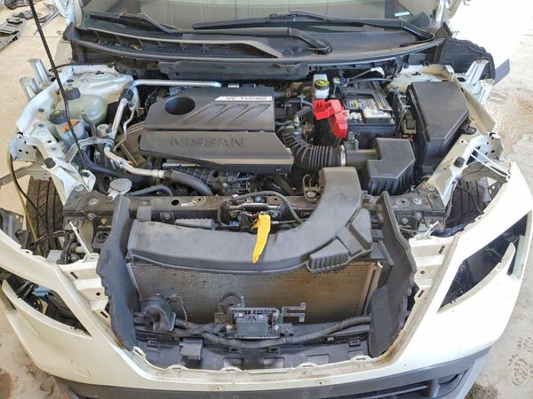 2023 NISSAN ROGUE SV — Engine bay