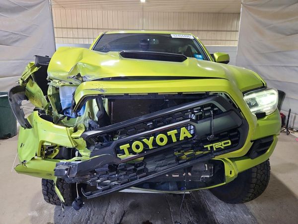 2022 TOYOTA TACOMA SR5