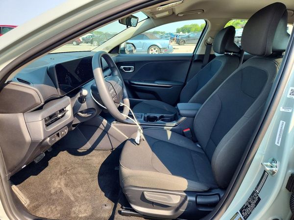 2026 KIA K4 LX, LXS
