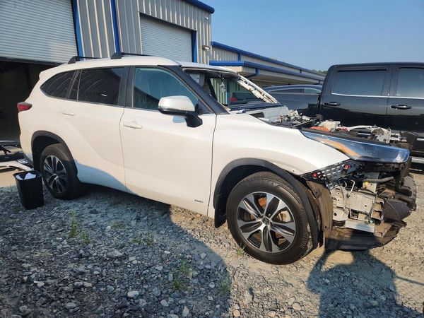 2023 TOYOTA HIGHLANDER — Passenger 3/4